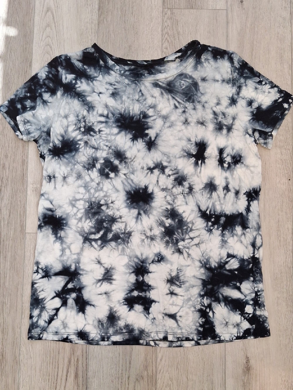 torrid Black & White Tie-Dye Short Sleeve Tee
